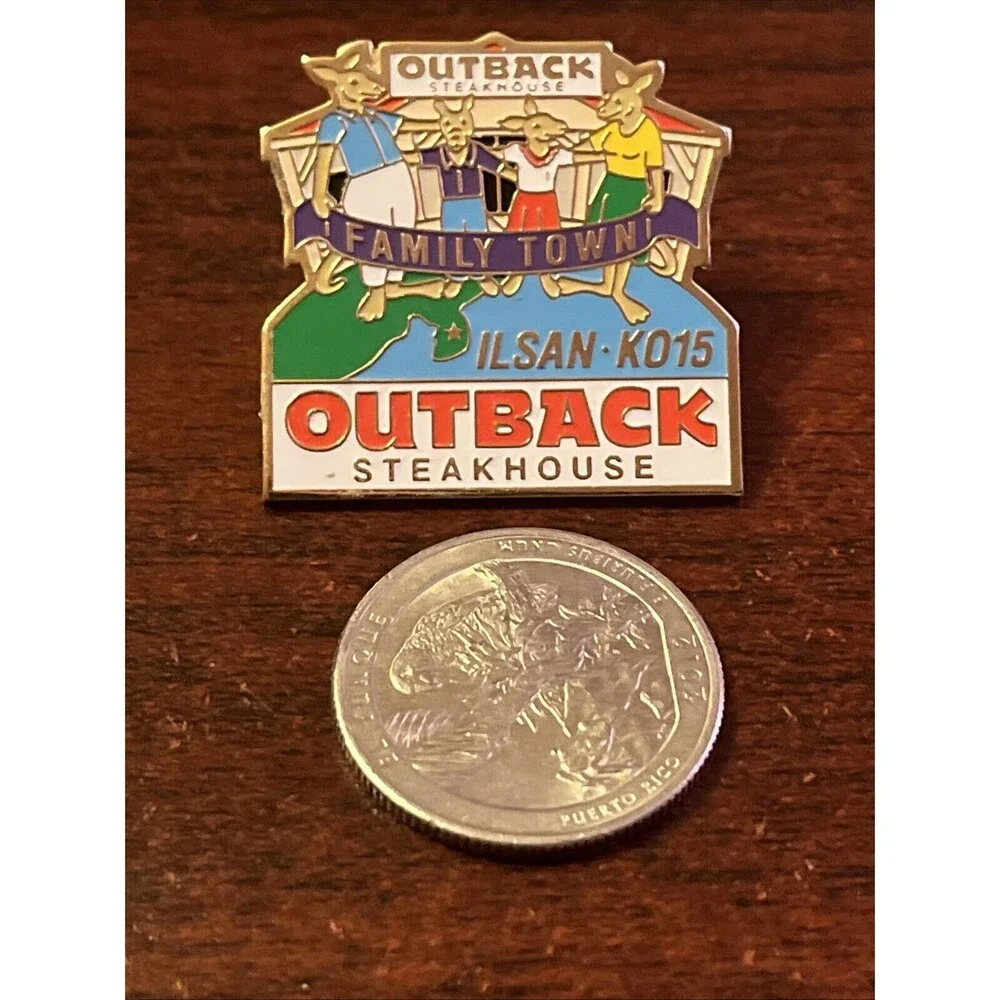 Outback Steakhouse Ilsan South Korea Family Town Lapel Hat Pin‎